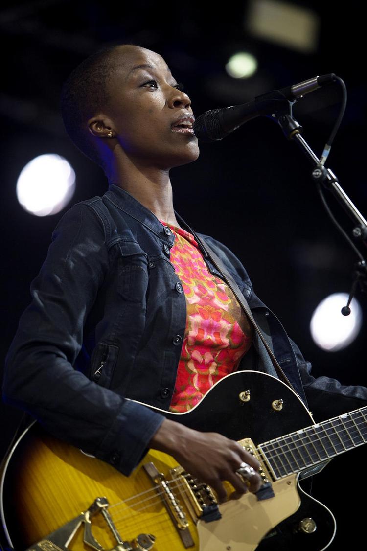 Virtuost. Rokia Traoré leverede musikalsk attitude på Roskildes Odeon-scene. 