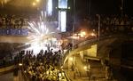 sammenstød. Der var kaotiske tilstande i Egyptens hovedstad Kairo fredag aften, hvor tilhængere og modstandere af den afsatte præsident Morsi stødte sammen. 