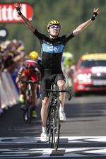SEJR. Chris Froome kan iklæde sig den gule trøje efter at have smadret de øvrige konkurrenter. 
