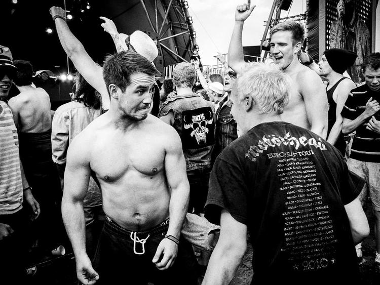 Test. Moshing er bestemt ikke for svage sjæle. 