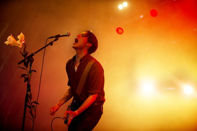 halvtomt. Selv om Iceage ikke just havde held med at tiltrække de fornødne 18.000 tilskuere på Arena, kunne mindre heldigvis gøre det. 