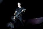 Heavy-kvartetten Metallica havde masser af hits, attituder og energi (og fyrværkeri) med, da de gav aftenkoncert på Orange Scene lørdag aften. 