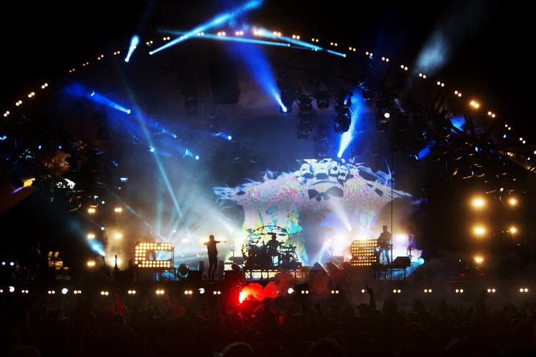 Kæmpefest. Chase &amp; Status var kommet for at bombardere publikum fra start til slut. 