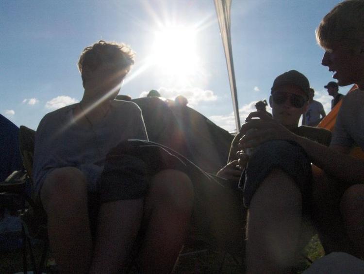 Dokumentation. På billedet kan man svagt skimte Mads' pengepung, der senere på aftenen skulle lide en klam skæbne. 