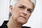 Nej. Annette Vilhelmsen er klart imod en afskaffelse af F1-lånet, som Danske Bank foreslår. 