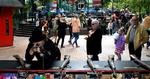 Skudt i Tivoli. Politikens journalist lægger an til et pletskud i den gamle have, som slet ikke er så dansk, som vi selv og turisterne tror. 