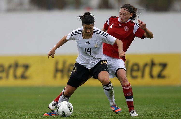Test. Mariann Gajhede Knudsen (bagerst) og holdkammeraterne har bl.a. varmet op til EM ved den klassiske Algarve Cup, hvor det blev til 0-0 mod de tyske medfavoritter. 