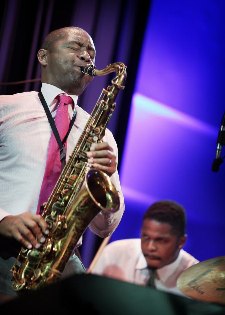 Treme. Branford Marsalis og hans kvartet spillede i Pressen mandag aften under Copenhagen Jazz Festival. En noget steril oplevelsen, mener Politikens anmelder. 