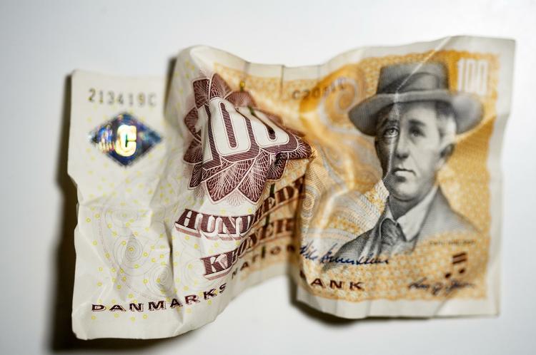 Tab. Det er en dyrere fornøjelse end som så at have penge i banken. 