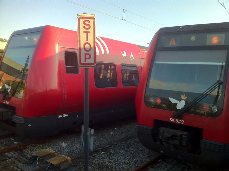 stille. DSB's pressevagt vidste tidligt onsdag morgen ikke, hvorfor togpersonale over hele landet har valgt at gå til faglige møder. 