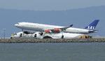 Landing. SAS var et af de første selskaber, der kunne lande i San Franciscos lufthavn, da den blev genåbnet efter ulykken med det koreanske fly. 