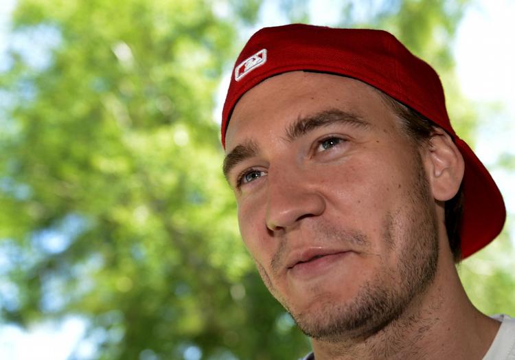 Velhavende. Bendtner tjener angiveligt 450.000 kroner om ugen i Arsenal. Den løn vil han gerne opretholde i Frankfurt. 