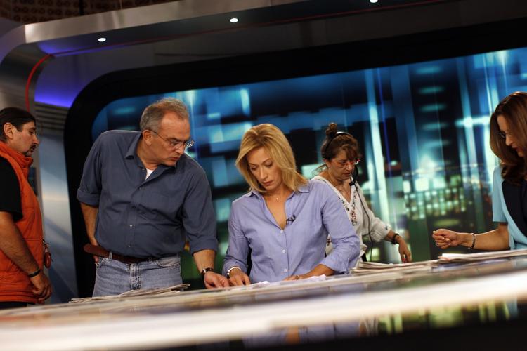 forvandling. 2.600 medarbejdere mistede jobbet, da den græske regering i sidste måned lukkede den statslige tv-kanal ERT. Nu er den genopstået med nyt navn og et prøvebillede til en start. 
