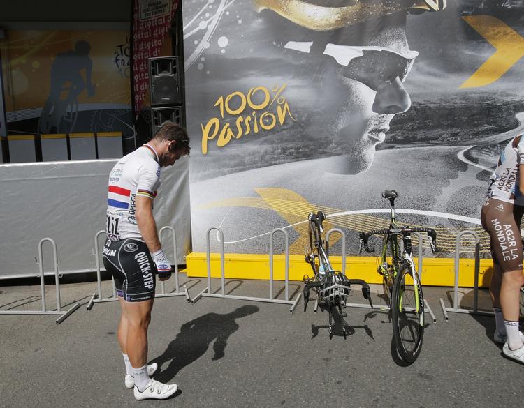 Ramt. Cavendish efter gårsdagens etape, hvor han ifølgere fleres mening gjorde noget ulovligt i spurten. 