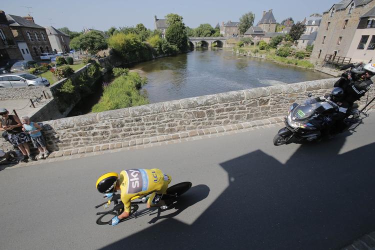 Tourkongen. Chris Froome kan både køre hurtigt i bjergene og mod uret. 
