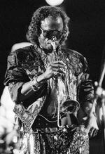 Farveblind. Miles Davis var kendt for at se stort på hudfarve i sit valg af medmusikanter. 