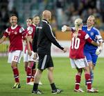 Fodboldhelt. Danmarks målmand Stina Lykke Petersen redde to straffespark i Danmarks første EM-kamp mod Sverige. 