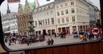 Turistbus. Hop-on-hop-off busserne er en rutinemæssig oplevelse. Til gengæld får man et overblik over byens seværdigheder. 