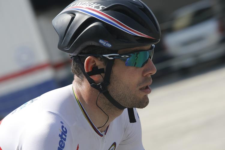 Jaget. I går var det tilskuerne, der var efter Mark Cavendish. I dag er det en hollandsk løbsarrangør. 