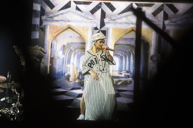 Hverdag. Det kan føles skamfuldt at blive råbt efter eller gramset på. Som f.eks. når en 18-årig går på »røvtogt« til Rihanna-koncerten på Roskilde Festival. 