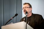 Dagpenge. Formanden for Enhedslistens folketingsgruppe, Per Clausen, revser regeringen for de seneste tal på dagpengeområdet. 
