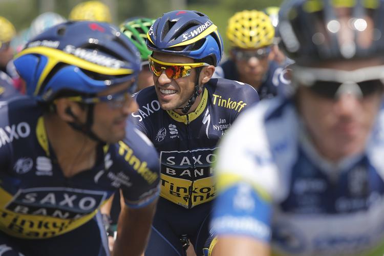 JAGT. Alberto Contador skal ud at angribe, hvis han skal gøre sig forhåbninger om at rykke op i klassementet. 