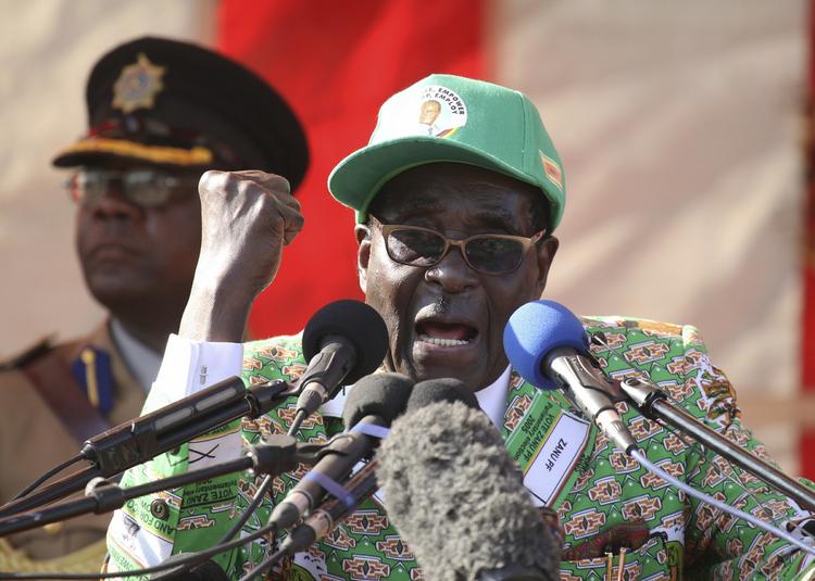 Lejemord. Ifølge dokumenter, som den britiske avis The Guardian er kommet i besiddelse af, planlagde Zimbabwes regeringsleder Robert Mugabe et mord på Sydafrikas præsident Jacob Zuma. 