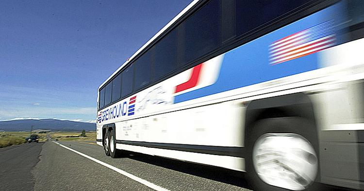 Vuf. Snart kan du formentlig komme på nettet om bord på USA's Greyhound-busser. 