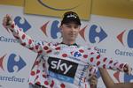 Etter. Chris Froome kunne i går ikke blot iklæde sig den gule førertrøje, men også den prikkede bjergtrøje. 