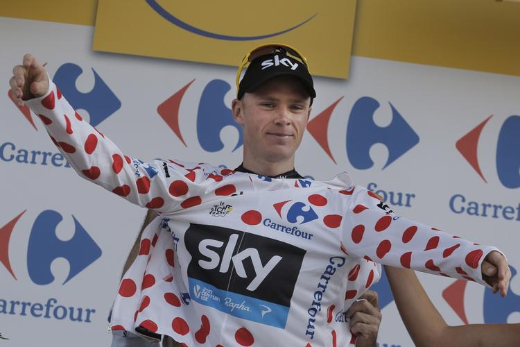 Etter. Chris Froome kunne i går ikke blot iklæde sig den gule førertrøje, men også den prikkede bjergtrøje. 