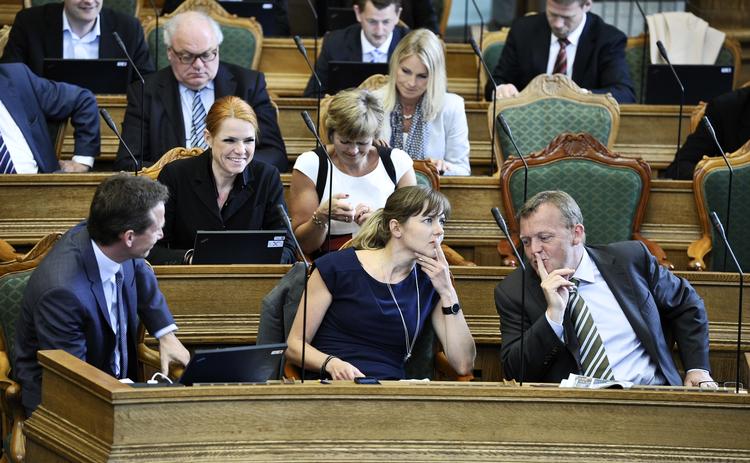 Forvirring. Vil Venstre sikre skattelettelser til olieselskaber og storbanker? Vil Venstre netop det modsatte? Og ved Venstre det selv?, spørger Peter Westermann (SF). 