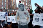Kompliceret. Frikendelsen af 17-årige Trayvon Martins drabsmand skaber harme blandt USA's sorte. De har også god grund til at nære mistro til det amerikanske retssystem. 