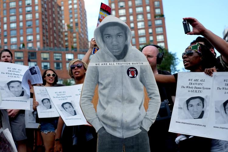 Kompliceret. Frikendelsen af 17-årige Trayvon Martins drabsmand skaber harme blandt USA's sorte. De har også god grund til at nære mistro til det amerikanske retssystem. 