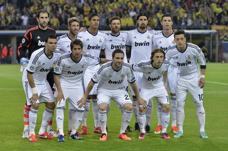Værdi. Real Madrid er ifølge Forbes 3,3 milliarder dollar - 19 milliarder kroner - værd. 