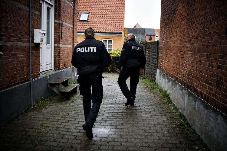 70. Politibetjente, præster og dommere bliver tvungent på pension, når de fylder 70 år. Det vil et flertal i Folketinget ændre. (arkiv) 