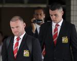 Transfer. Wayne Rooney har i flere omgange været rygtet væk fra Manchester United. Nu lyder de seneste rygter på, at Chelsea har sendt et bud af sted til konkurrenterne i Premier League. I første omgang skulle det være blevet afvist, skriver engelske BBC og Sky Sports. 