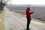 signal? Det er ikke teleselskabernes mobildækning alene, der afgør, om du får signal på mobilen. Telefonens egen antenne er også afgørende. Begge dele forsker de i på Aalborg Universitet. 