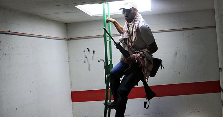 Transformation. Gadaffis hovedkvarter bestod blandt andet af bunkere, sportsområder, haver, pools og administrationsbygninger. 