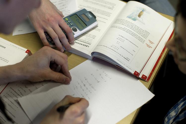 dom. EU-domstolen i Luxembourg skal i dag træffe afgørelse i en sag, der kan tvinge den danske regering til at lempe reglerne for danske statsborgere, som vil have SU med til udlandet. (arkiv) 