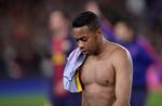 Kontrakt. Ifølge rygterne var Robinho på vej tilbage til Santos i hjemlandet, men nu har han forlænget med AC Milan. 