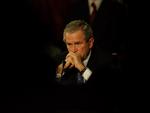 Advarsel. Før rehabiliteringen af George W. Bush kommer for godt i gang, må det være klummisten tilladt at kaste malurt i bægeret. 