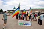 Fredvagt. Siden 2001 har krigsmodstandere hver dag stået vagt foran Christiansborg for at vise deres utilfredshed. 