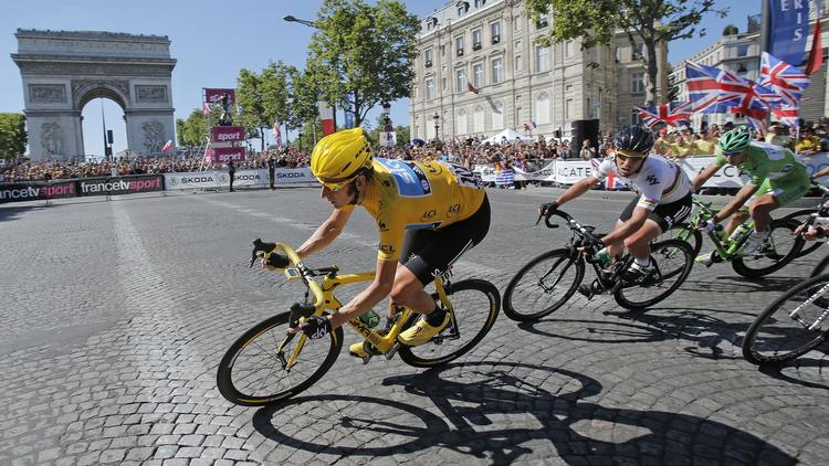 Briter. Sidste år var det Bradley Wiggins, der sikrede sig sejren på Champs-Élysées. Vejret ser ud til at ligne en gentagelse i Paris. Men i år hedder briten hr Froome. 