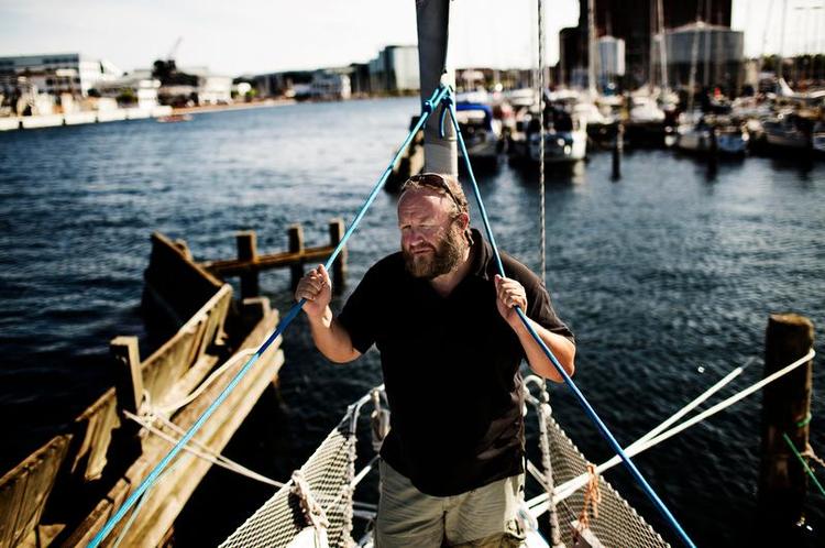 Hjem. Christian Hanforts båd er et flydende hjem. Her har han lagt til i København. 
