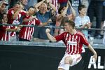 2-1. Som en afslutning på et fornemt angreb scorede Søren Frederiksen til slutresultatet 2-1 mod FCK. 