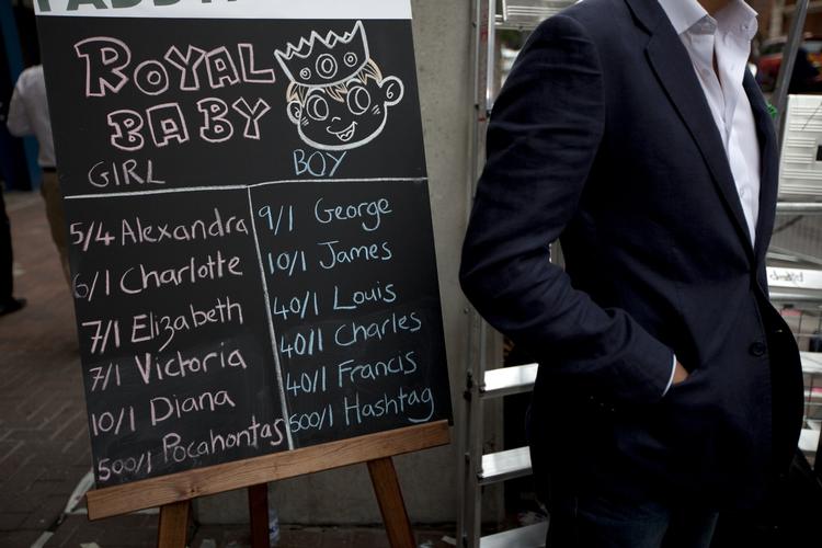 Odds. En spiludbyder forsøgte at udnytte den store mediebevågenhed foran St. Mary's hospital for over en uge siden, hvor mediefolk ventede på, at hertuginden af Cambridge blev indlagt. 