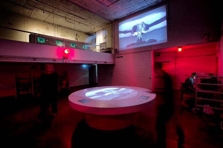 Skjul. I vinter åbnede endnu en koldkrigsseværdighed i Danmark, Ejbybunkeren i Rødovre, der tidligere var kommandocentral for Københavns Luftforsvar. Her kan gæsterne selv prøve kræfter med at forhindre tredje verdenskrig. Arkivfoto: Peter Hove Olesen 