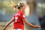 DOBBELTJUBEL. En sejr over Spanien og Danmark som modstander i semifinalen gav Ada Hegerberg noget at juble over. 