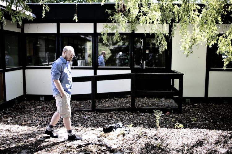 Aktivering. Morten Rømer Jeppesen kom på kontanthjælp sidste år, da han mistede sit arbejde som programmør. Nu ønske Glostrup Kommune at aktivere ham og 19 andre ledige med farlig nedrivningsarbejde. 