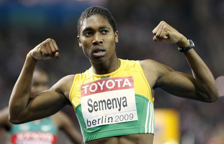 Kvinde. Caster Semenya fra Sydafrika er blevet 'clearet' som kvinde, selv om en af hendes konkurrenter mener, at hun er en mand. 